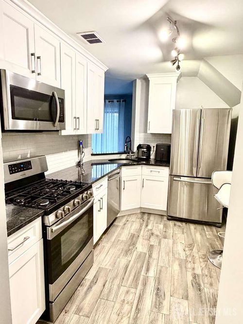 2706 Lighthouse Ln, Parlin, NJ, 08859-2427 | Card Image