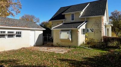 Backyard with detached garage | Image 3