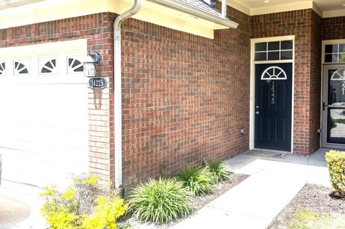 14225 Shadywood Dr, Sterling Heights, MI, 48312-3430 | Card Image