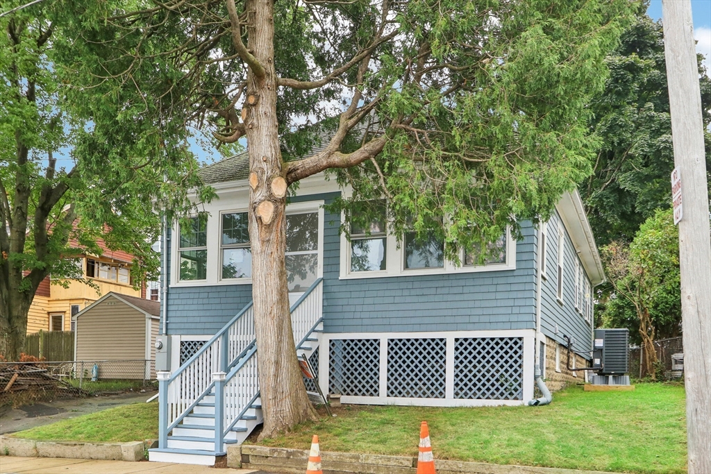 Arthur Ave, Everett, MA 02149