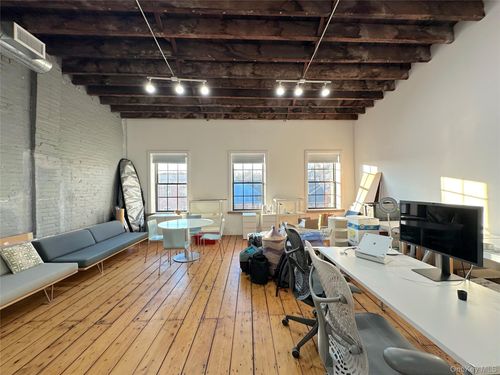 46 Chambers St, Newburgh, NY, 12550-4901 | Card Image