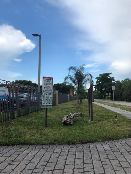 q3-9467 Sw 76th St, Miami, FL, 33173-3388 | Card Image