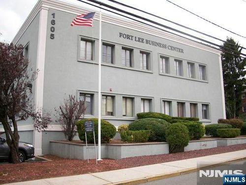 1605 John St, Fort Lee, NJ, 07024-2575 | Card Image