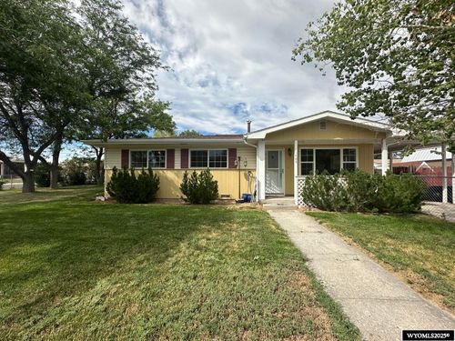 1404 E Park Ave, Riverton, WY, 82501-3854 | Card Image