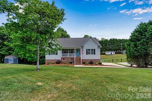 3353 48th Avenue Ln Ne, Hickory, NC, 28601-9251 | Card Image