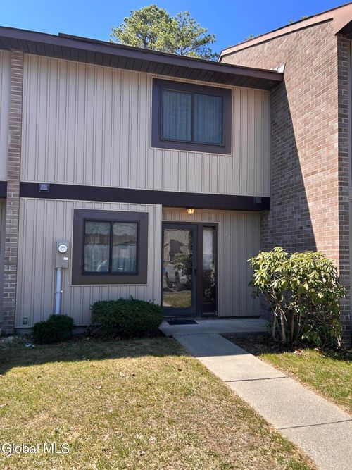 26 Point Of Woods Drive, Albany, NY, 12203 | Card Image