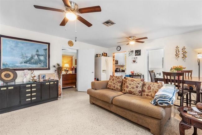426 Sw 26 Th Rd, House other with 4 bedrooms, 3 bathrooms and null parking in Miami FL | Image 37