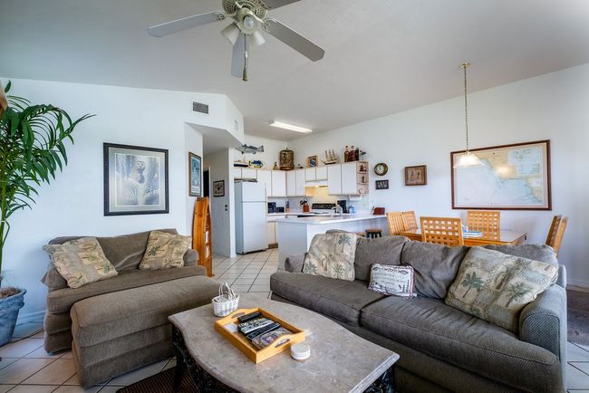 8D - 11 Old Mill Rd, Condo with 2 bedrooms, 2 bathrooms and null parking in Cedar Key FL | Image 4