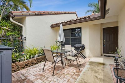 409 Buttonwood Place, Townhouse with 2 bedrooms, 2 bathrooms and null parking in Boca Raton FL | Image 2