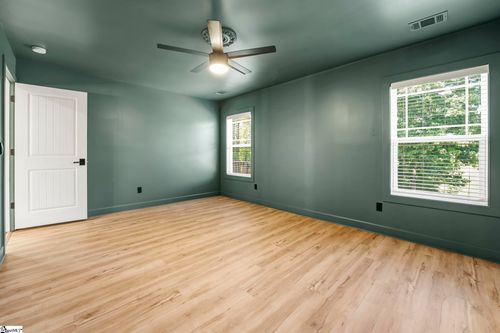211 Pennwood Lane, Greenville, SC, 29609 | Card Image