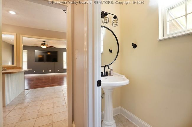 121 Jericho Rd, House other with 4 bedrooms, 3 bathrooms and null parking in Winfield WV | Image 13