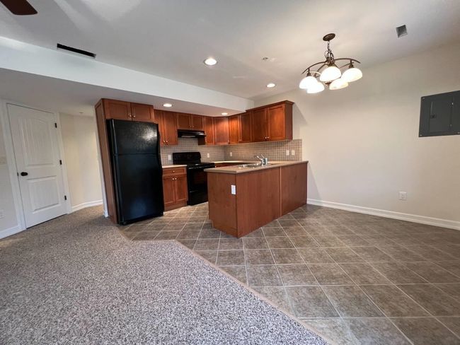 SUITE - 13863 Docksteader Loop, House other with 2 bedrooms, 1 bathrooms and null parking in Maple Ridge BC | Image 5