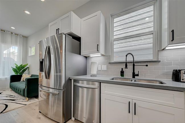 C - 2105 Sam Wilson St, House other with 3 bedrooms, 3 bathrooms and 1 parking in Houston TX | Image 11