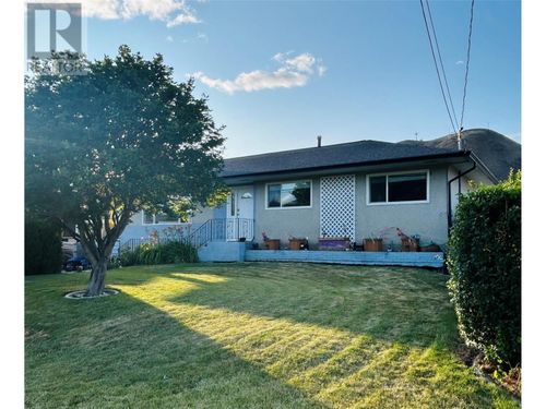 2150 Ponderosa Ave, Kamloops, BC, V2B4V9 | Card Image