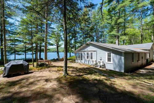 33 Oak Ave, Effingham, NH, 03882-8638 | Card Image