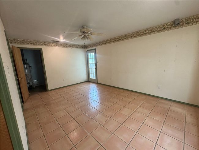 303 E Soyars Ave, House other with 3 bedrooms, 2 bathrooms and 4 parking in Orange Grove TX | Image 9