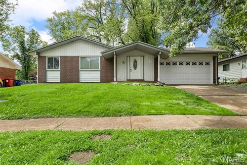 1455 Burnside Ct, Florissant, MO, 63031-1103 | Card Image