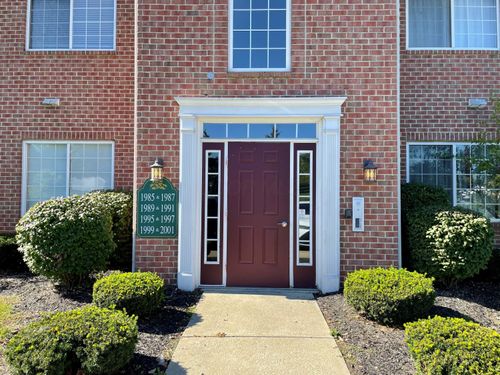 2001 Berrancher Dr, Columbus, OH, 43228-3633 | Card Image