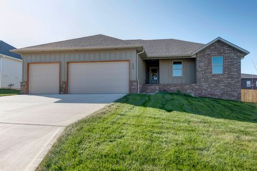 2608 W Pigeon Dr, Ozark, MO, 65721-4311 | Card Image
