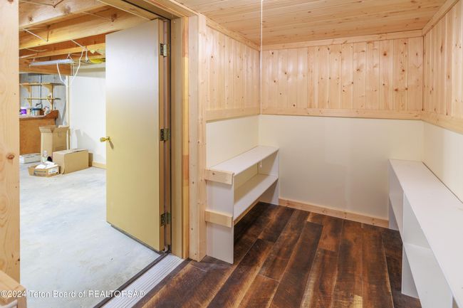 5 Black Bear Rd, House other with 5 bedrooms, 2 bathrooms and null parking in Pinedale WY | Image 76