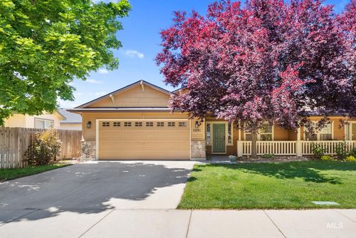 2691 N Larchmont Ave, Meridian, ID, 83646-6093 | Card Image