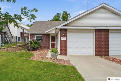 5520 Vavak Pl, Lincoln, NE, 68516-1870 | Card Image