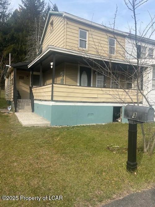 3 Trenton, Delano, PA, 18220 | Card Image