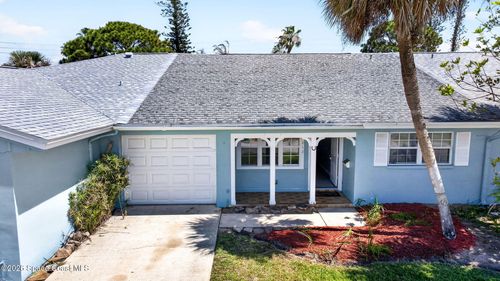 212 Emerald Drive W, Indian Harbour Beach, FL, 32937 | Card Image