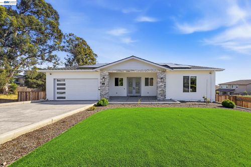4683 Proctor Rd, Castro Valley, CA, 94546-1326 | Card Image