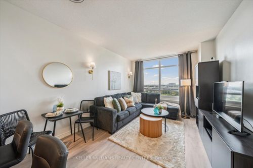 902-9245 Jane St, Vaughan, ON, L6A0J9 | Card Image