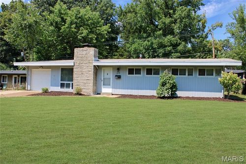 613 Fieldcrest Dr, Saint Louis, MO, 63126-1302 | Card Image
