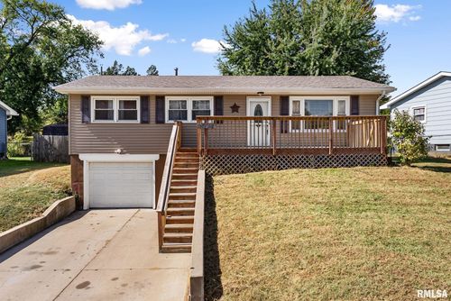 8112 9th St W, Rock Island, IL, 61201-7732 | Card Image