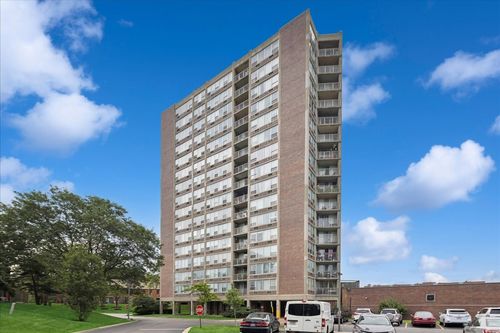 15g-3925 Triumvera Dr, Glenview, IL, 60025-3869 | Card Image