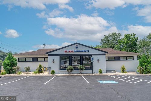 2242 S Queen St, YORK, PA, 17402-4631 | Card Image