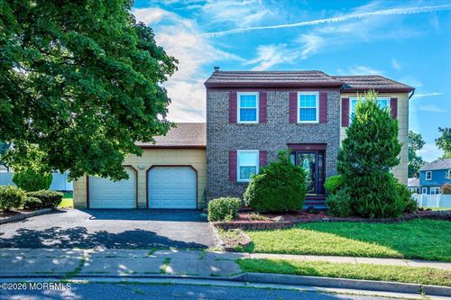 10 Patriot Ct, Edison, NJ, 08820-1619 | Card Image