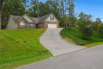 563 Applewood Court, House other with 3 bedrooms, 2 bathrooms and null parking in Clarkesville GA | Image 2