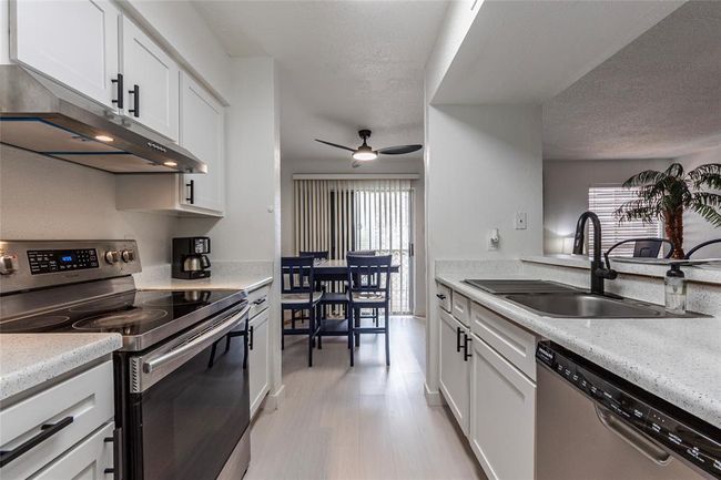 APT-806 - 7600 Emmett F Lowry Expy, Townhouse with 2 bedrooms, 2 bathrooms and 1 parking in Texas City TX | Image 6