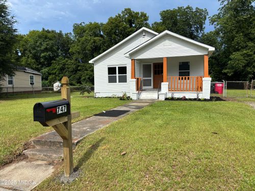 747 Bowman St, Macon, GA, 31217-4103 | Card Image