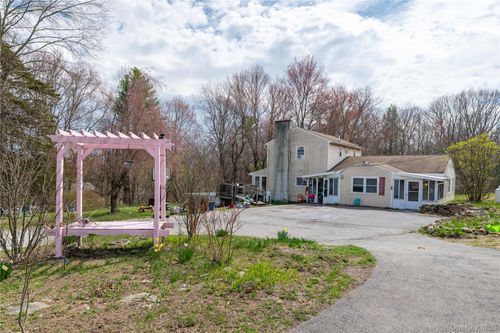 18 Powerline Ln, Staatsburg, NY, 12580-5313 | Card Image