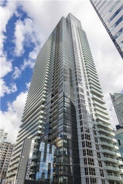 4802 - 300 Front St W, Condo with 2 bedrooms, 3 bathrooms and 3 parking in Toronto ON | Image 2