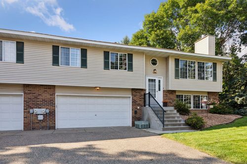 4646 Penkwe Way, Eagan, MN, 55122-2726 | Card Image