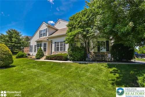 10 Cobblestone Dr, Palmer Twp, PA, 18045-7470 | Card Image