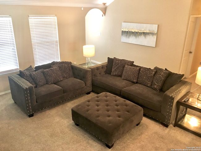 105 Buckskin Way, House other with 3 bedrooms, 2 bathrooms and null parking in Cibolo TX | Image 4