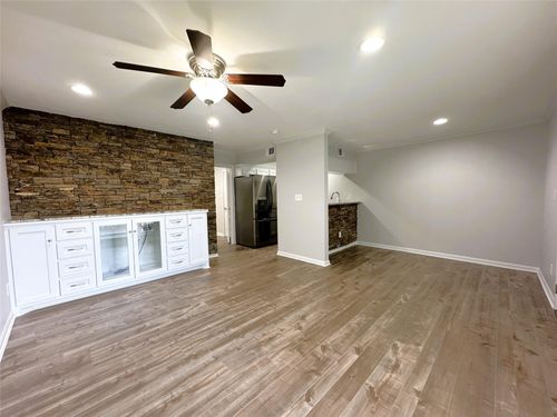 10-5333 Richmond Ave, Houston, TX, 77056-6690 | Card Image