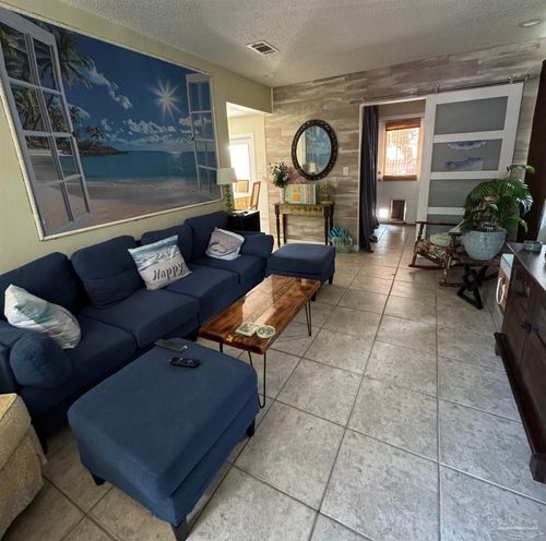 2701 E De Soto St, Pensacola, FL, 32503-6305 | Card Image