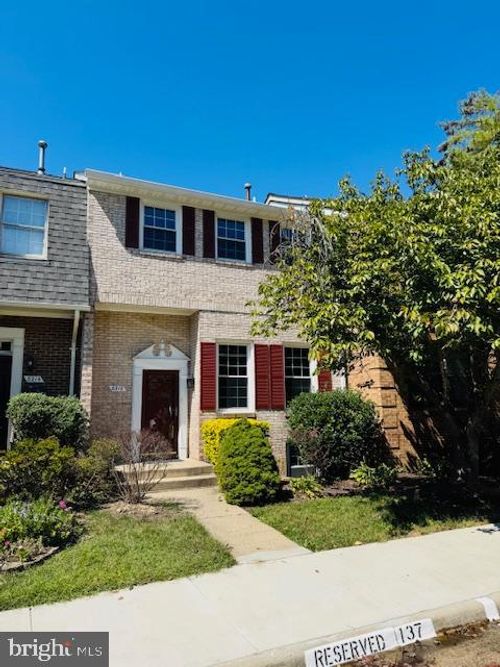 8212 La Faye Ct, ALEXANDRIA, VA, 22306-3247 | Card Image