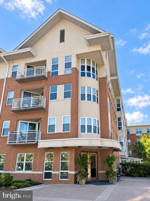 211-23 Pierside Dr, BALTIMORE, MD, 21230-5468 | Card Image
