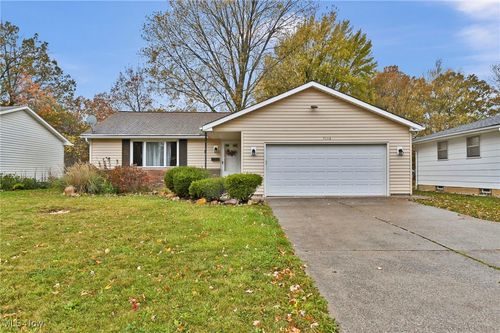 5116 7 Pines Dr, Lorain, OH, 44053-3314 | Card Image