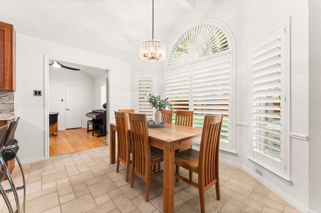 10808 Redmond Rd, House other with 4 bedrooms, 2 bathrooms and 4 parking in Austin TX | Image 8