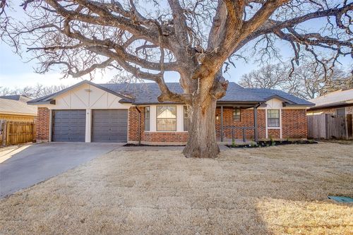 2421 Meadow Vw, Bedford, TX, 76021-4929 | Card Image